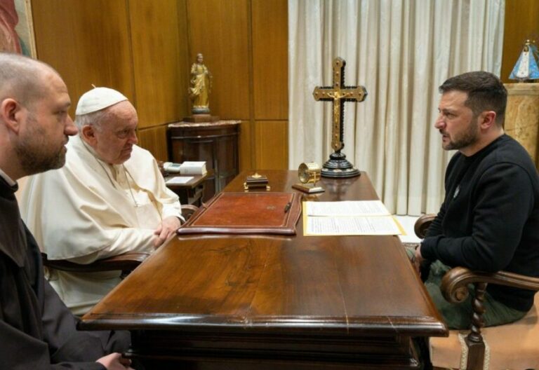 La cumbre Francisco-Zelenski, al detalle: el fraile traductor, la Virgen de Luján…