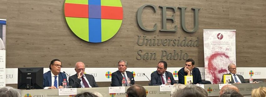 Joaquín Navarro-Valls rechazó un millón de dólares por escribir sus memorias