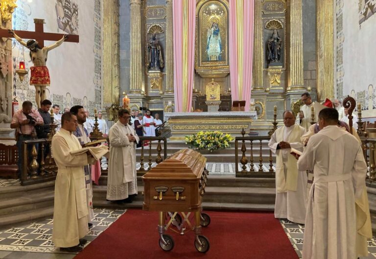 funeral del padre García Villafaña
