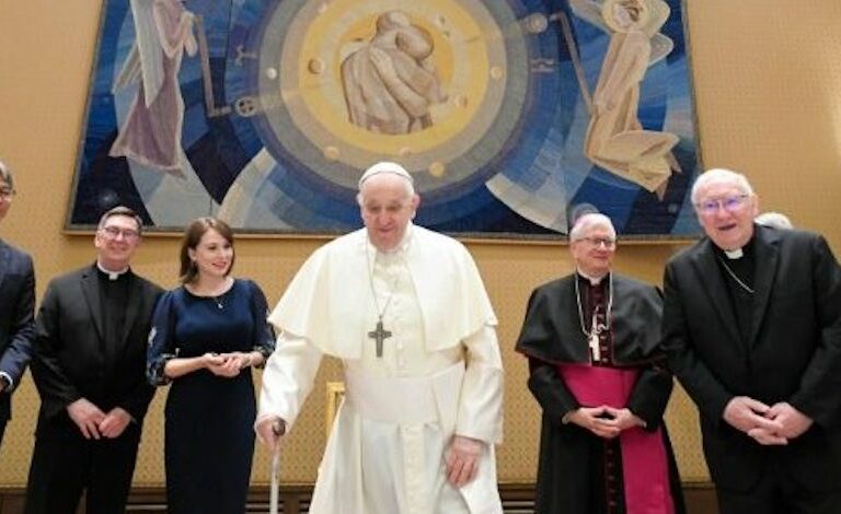 Francisco: “Una mirada de fe sabe reconocer, en la vida y en la realidad, la presencia y la