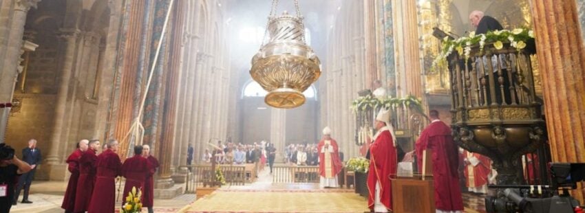 Francisco Prieto pone a los políticos ante el apóstol en el Día de Santiago para que “dediquen