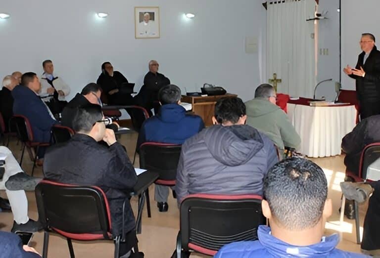 Chile: el clero de La Serena aborda desafíos para el diaconado permanente