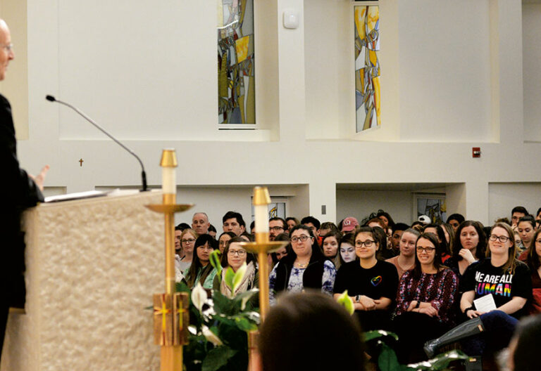 James Martin llevará la voz de las personas LGBTQ al Sínodo de la Sinodalidad