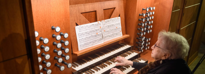 Montserrat Torrent, las manos de la plenitud sonora