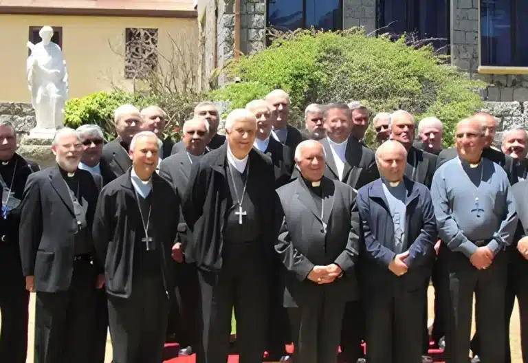 Obispos chilenos llaman a la paz y la reconciliación