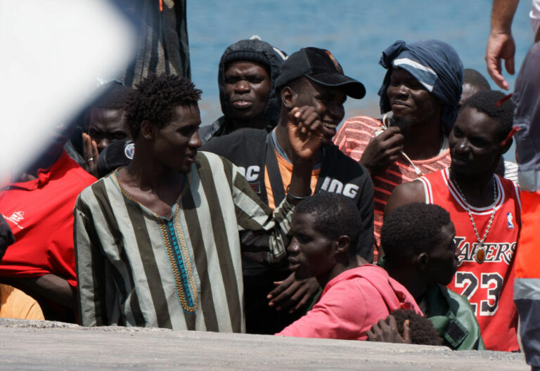 El migrante como salvavidas