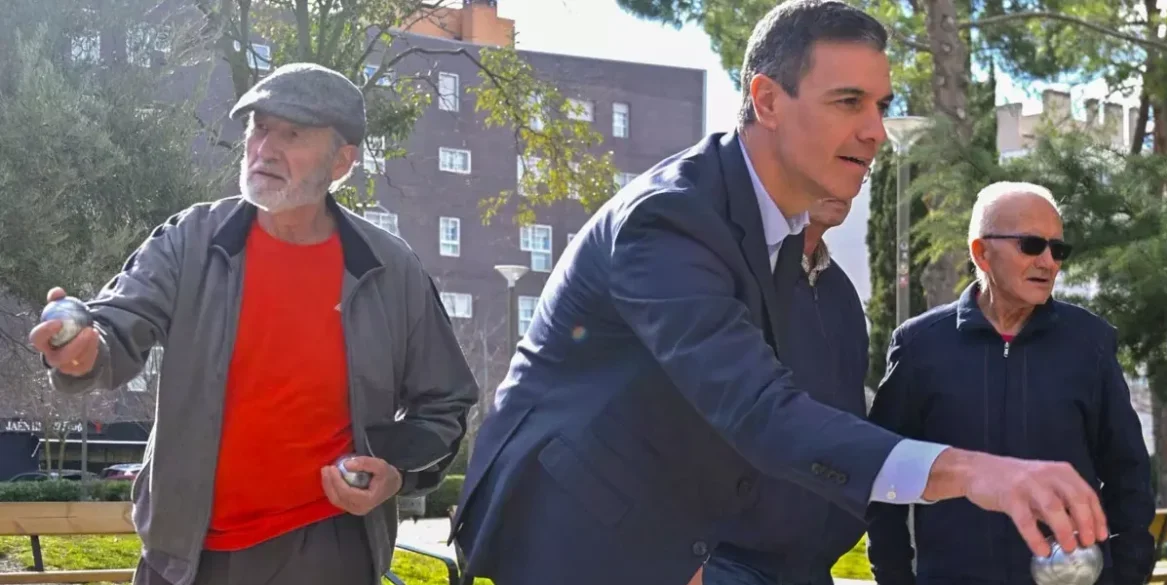 Pedro Sánchez trong Ngày của Ông bà: "Chúng ta không thể sống thiếu tiếng nói của họ"