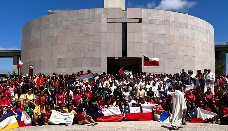 Jóvenes chilenos celebran Misa en la JMJ