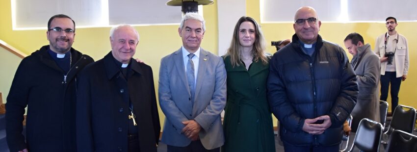 “Estar cerca del hombre medio muerto y cerca de Jesús”, dijo Paglia en Chile