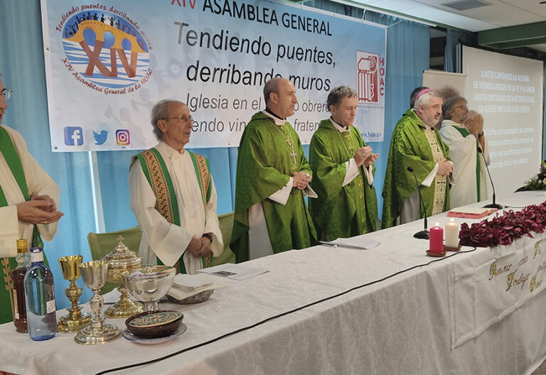 Francisco llama a la HOAC a “ser una Iglesia que acompaña desde las periferias del mundo del