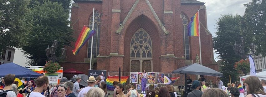La parroquia y Cáritas de un pueblo alemán organizan un Orgullo LGTBI católico sin contar mucho