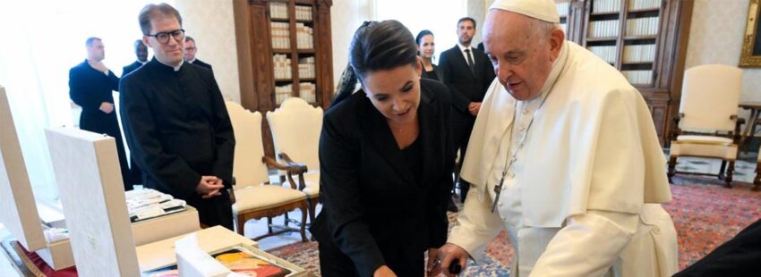 El Papa y la presidenta de Hungría comparten sus esfuerzos por el fin de la guerra en Ucrania