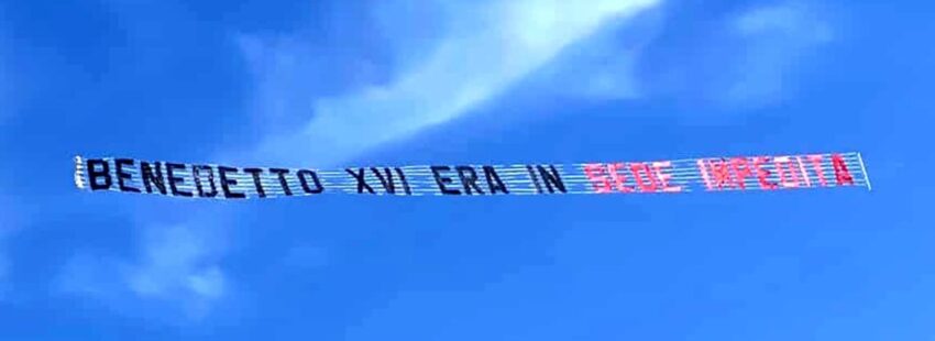Los sedevacantistas de Benedicto XVI se anuncian en las playas italianas