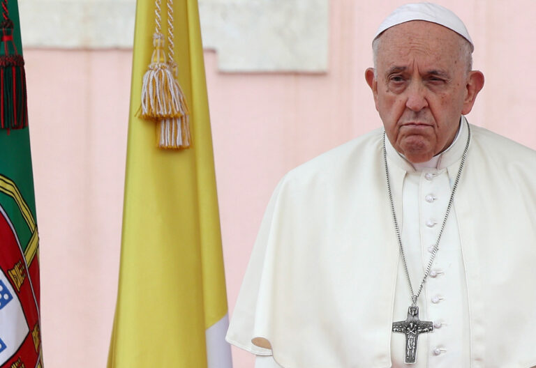 El papa Francisco en la JMJ de Lisboa con las autoridades