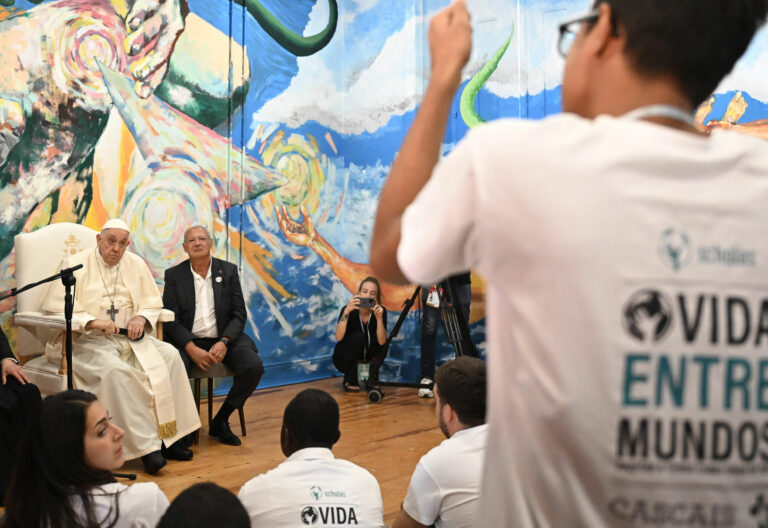 El papa Francisco con Scholas Occurrentes en Cascais