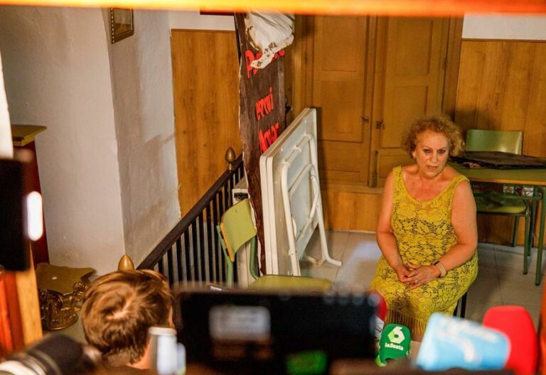 El párroco de la madre de Rubiales: “Ha tenido que ir de urgencias al hospital por