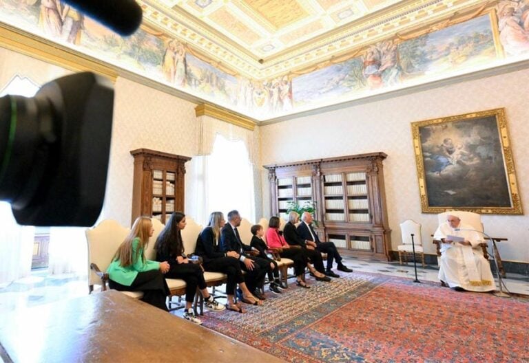 Francisco clama por un periodismo libre de odio y que combata la desinformación