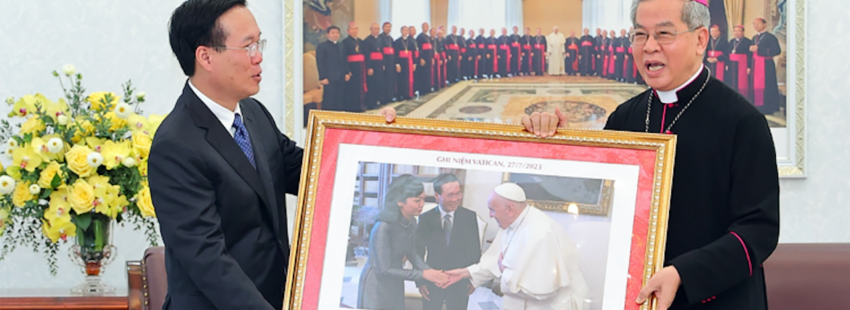 El presidente de Vietnam visita a los obispos tras el acercamiento con el Vaticano