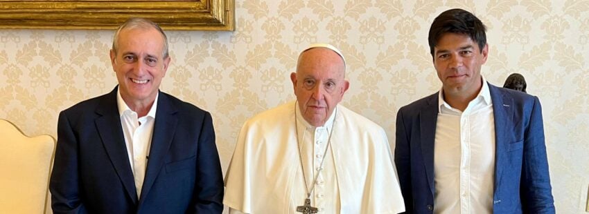 Papa con sindicato USO