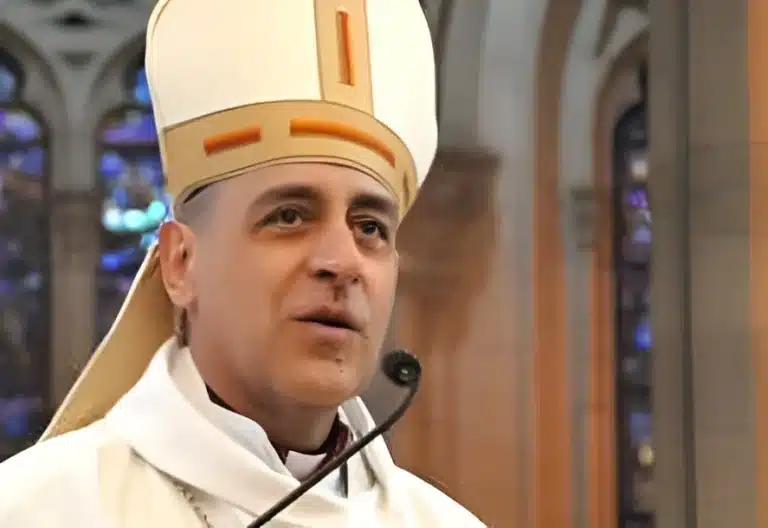 Tucho Fernández: “La teología debe dejarse estimular, herir y desarmar por el Pueblo de