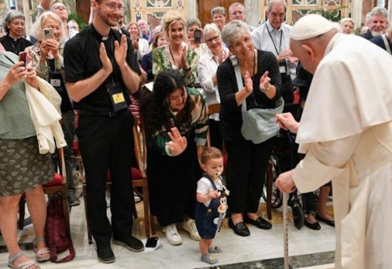 Francisco: “¡Si nunca hablas mal de los demás, habrás abierto la puerta a tu causa de