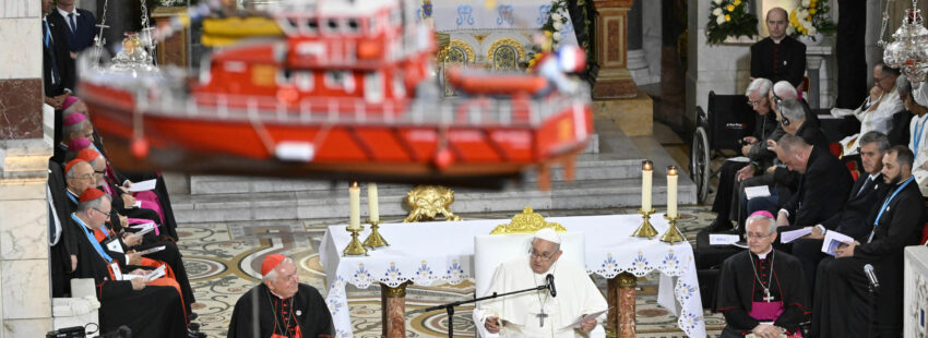 El papa Francisco en la Basílica de Notre Dame de Marsella