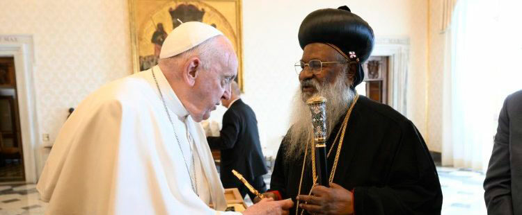 El papa Francisco con el metropolitano de la Iglesia Ortodoxa Siria de Malankara, Baselios Marthoma Mathews III