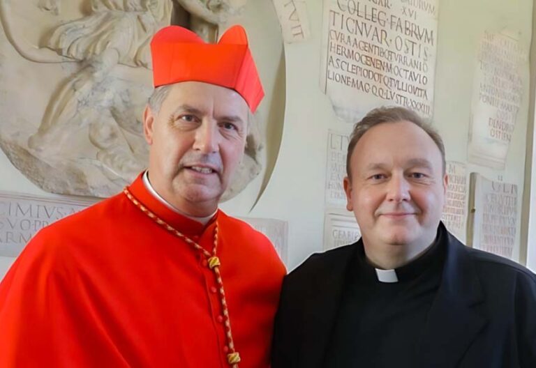 Giordano Piccinotti, con el cardenal salesiano Ángel Fernández Artime