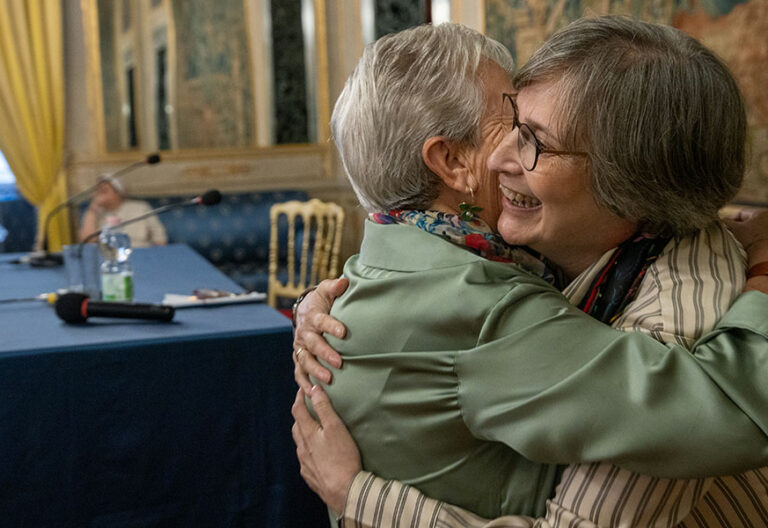 Ellas, con voz, voto y dignidad