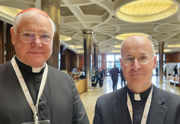 El cardenal Müller y James Martin
