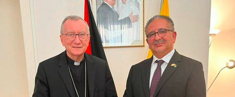 El cardenal secretario de Estado, Pietro Parolin, visita la Embajada de Palestina ante la Santa Sede