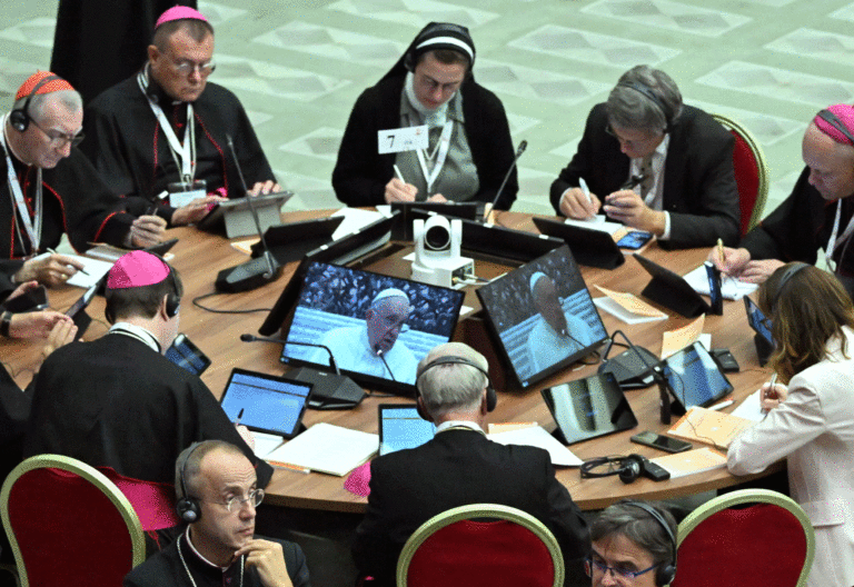 El Sínodo cuenta con tres responsables de recibir controversias y trasladarlas al Papa