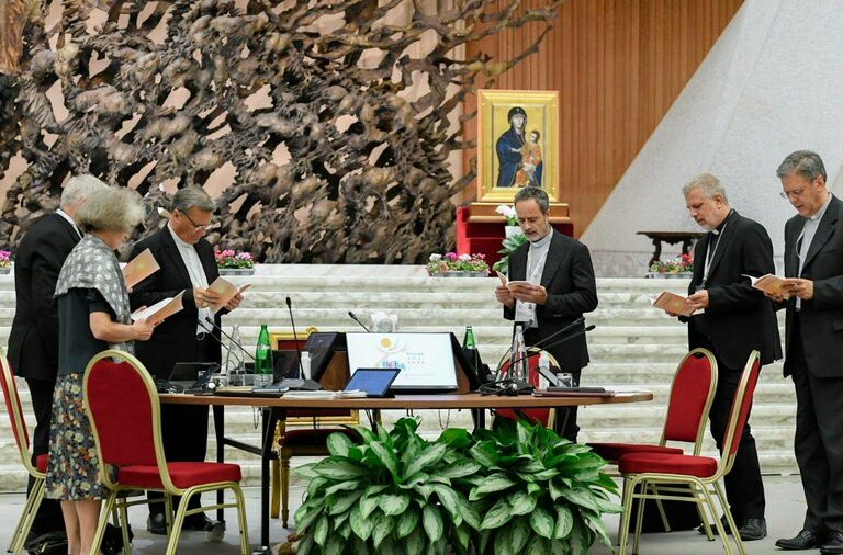 El cardenal Sako lleva al Sínodo a gritar contra “las guerras absurdas”