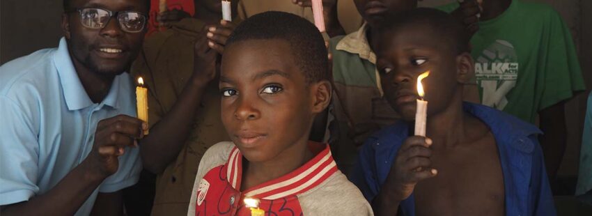 Manos Unidas lanza una luz en la noche para unir Norte y Sur