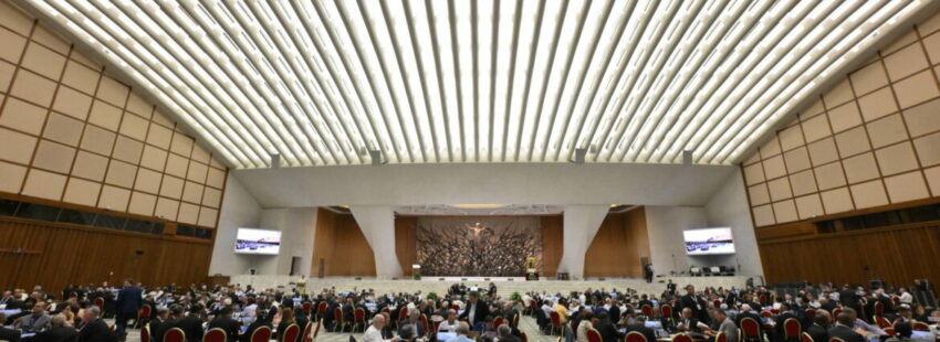 Participantes en el Sínodo de la Sinodalidad en el Aula Pablo VI