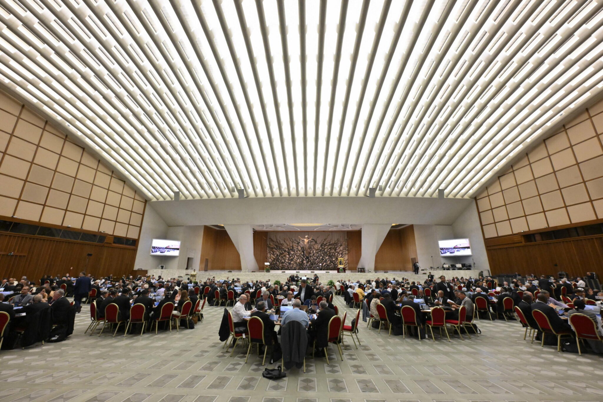 Participantes en el Sínodo de la Sinodalidad en el Aula Pablo VI