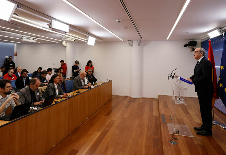 Una víctima en cada página