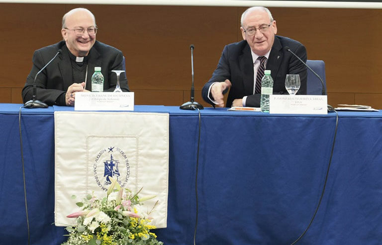 Francisco Conesa y Gonzalo Tejerina, en una Jornada sobre la encíclica ‘Fides et Ratio’, en el Estudio Teológico Agustiniano de Valladolid