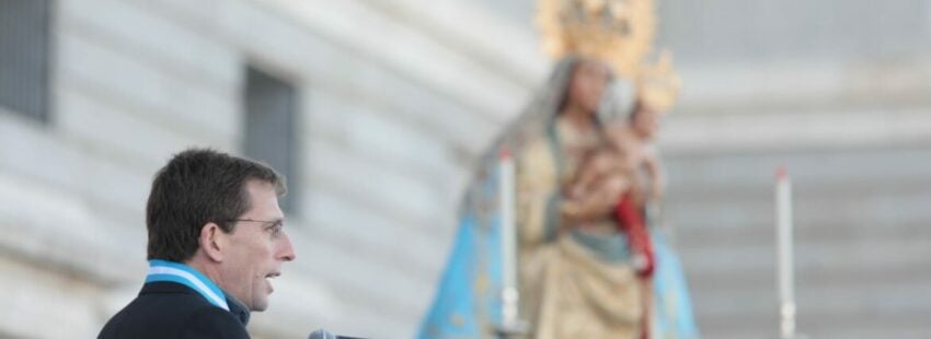 El alcalde de Madrid, José Luis Martínez Almeida, en la misa de la Almudena 2023