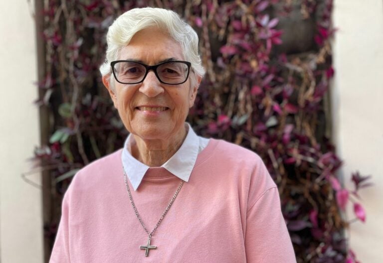 Dolores Palencia, la monja que rompió con 20 siglos de tradición (machista)