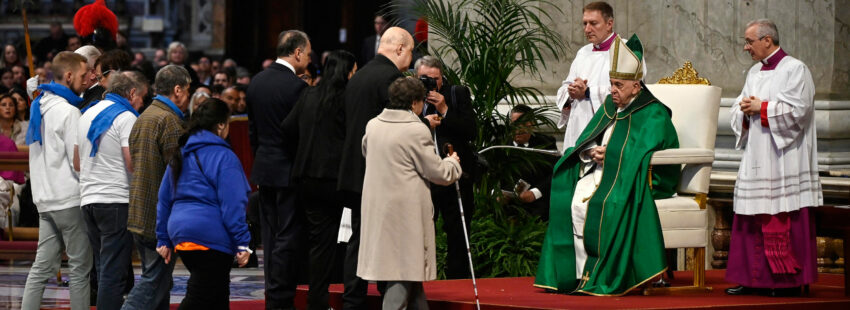 El papa Francisco en la misa por la VII Jornada Mundial de los Pobres