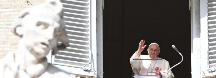 El Papa Francisco, durante el rezo del ángelus