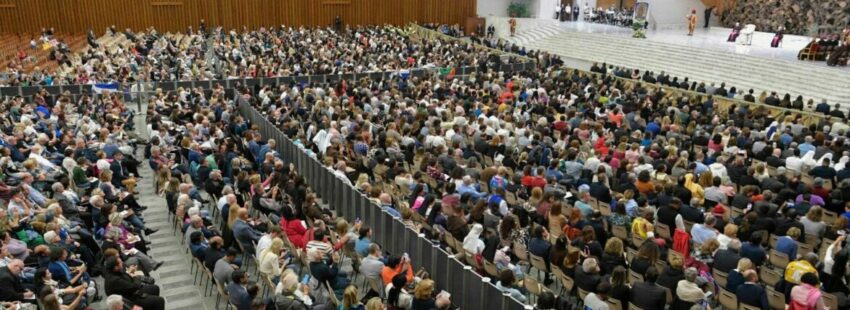 El Papa Francisco, con la Renovación Carismática