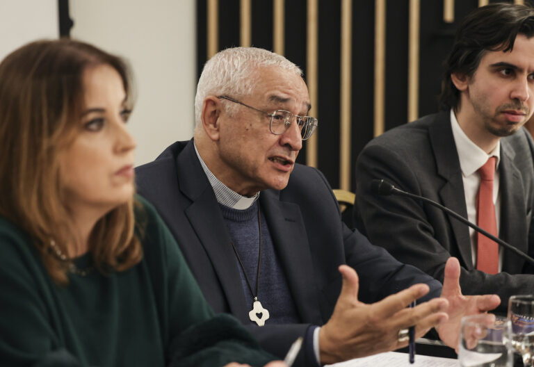 Grupo Vita presenta su primer informe y un manual para prevenir la violencia sexual contra menores