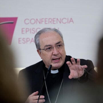 El secretario general de la Conferencia Episcopal Española, César García Magán