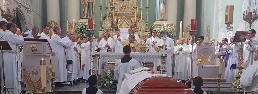 Funeral de un sacerdote asesinado en Jalisco