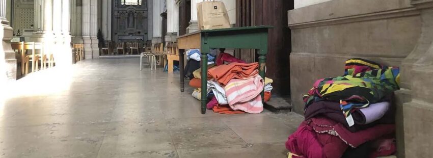 La Iglesia hospital de campaña era esto: el arzobispo de Lyon acoge a 40 menores migrantes que