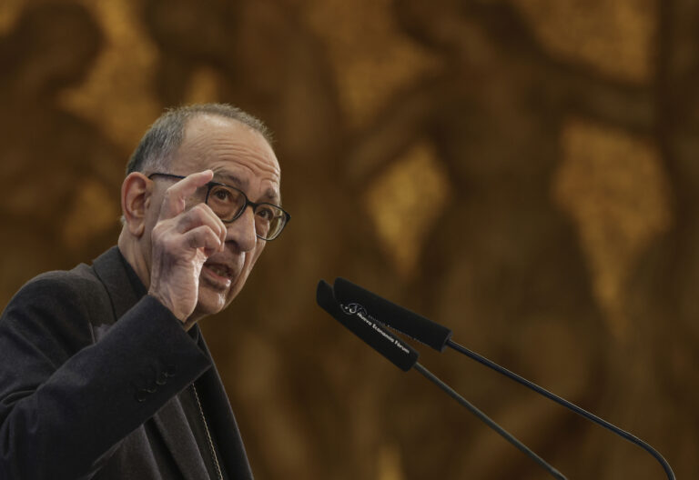 Omella rechaza comparecer ante la comisión antiabusos del Parlament pero pone toda la