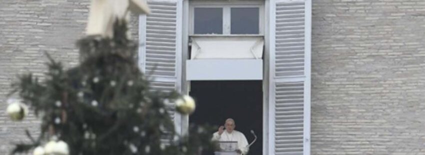 Francisco reza por los mártires de hoy en el ángelus de san Esteban: “La persecución