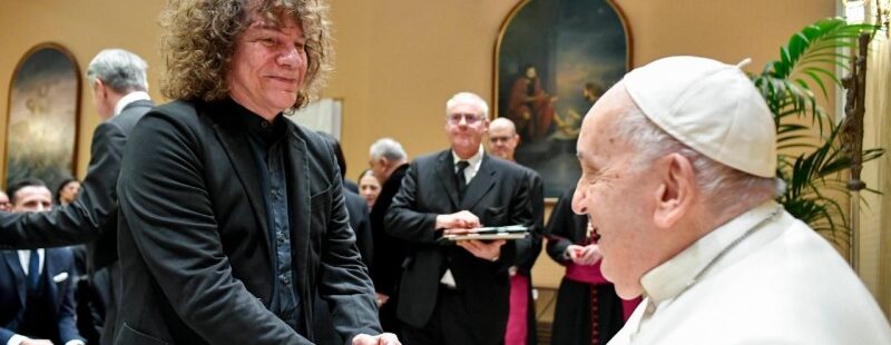 El Papa, con los artistas del Concierto de Navidad del Vaticano